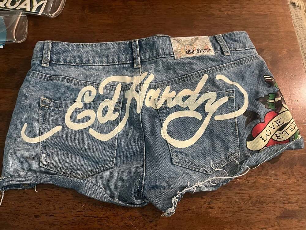 Ed Hardy Denim Graphic Print Raw Hem Jean Shorts Size 28